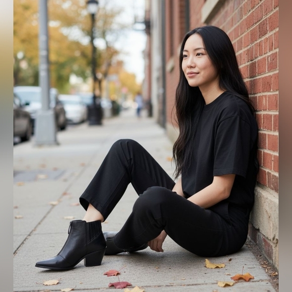 ANTHROPOLOGIE, Avec Les Fellis, Size 6.5 Zip Upp Black Leather Bootie, Euc - Picture 1 of 14